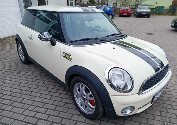 MINI ONE cena 15500 przebieg: 210360, rok produkcji 2009 z Sieniawa małe 301